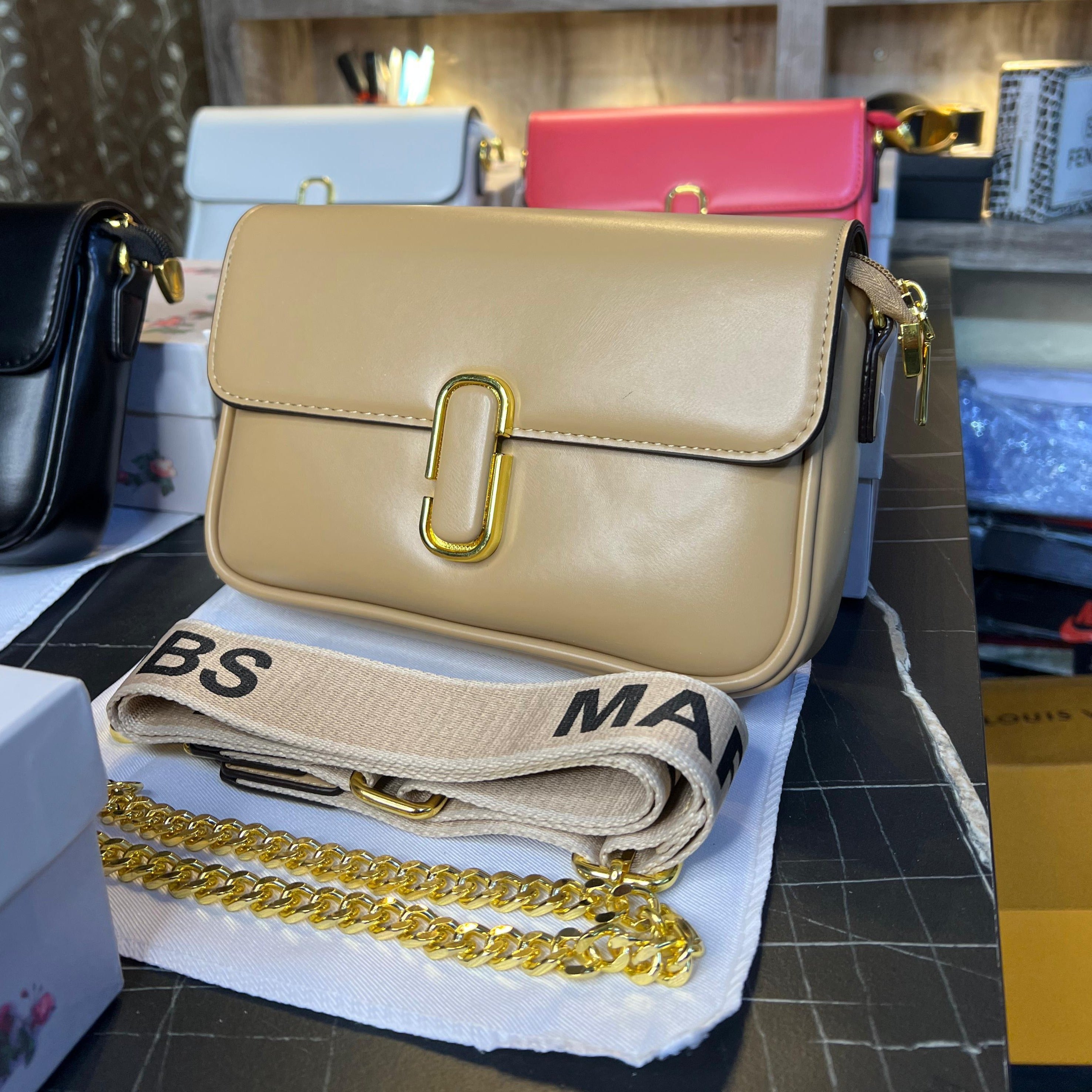 Mj sac Flap leather sling bag