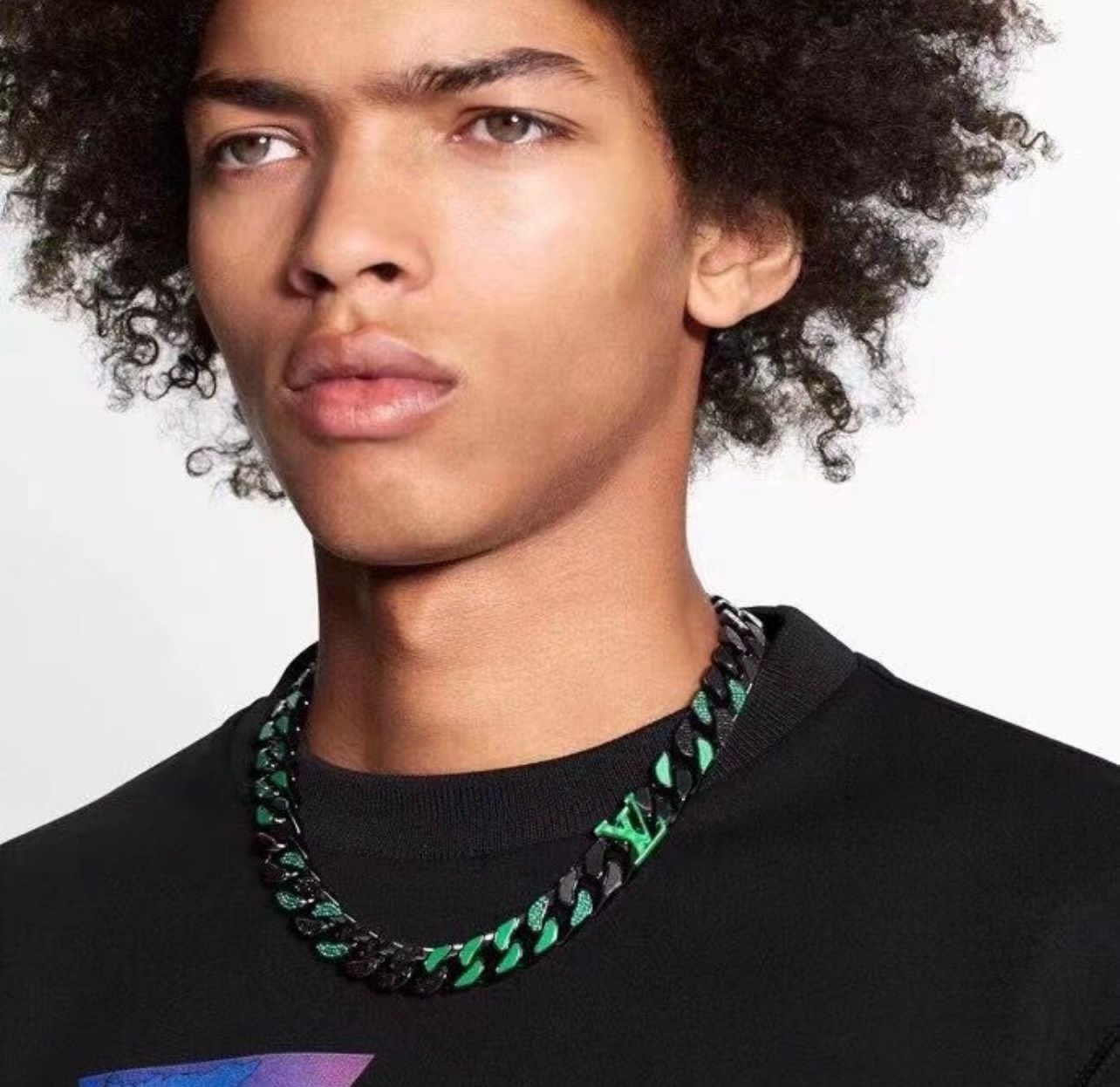 Lv Premium Neckhain - AmazingBaba