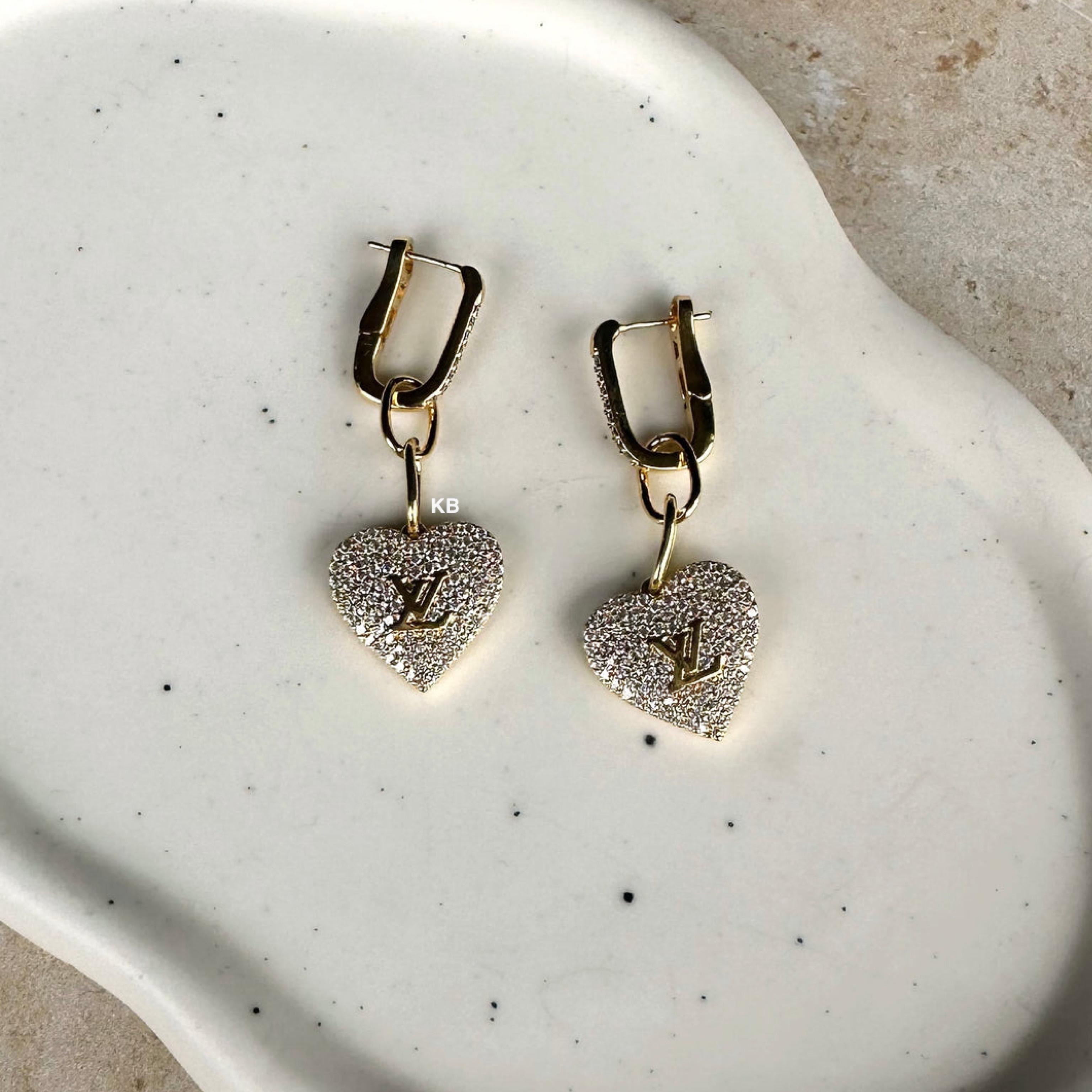 Lv premium heart shape earrings - AmazingBaba