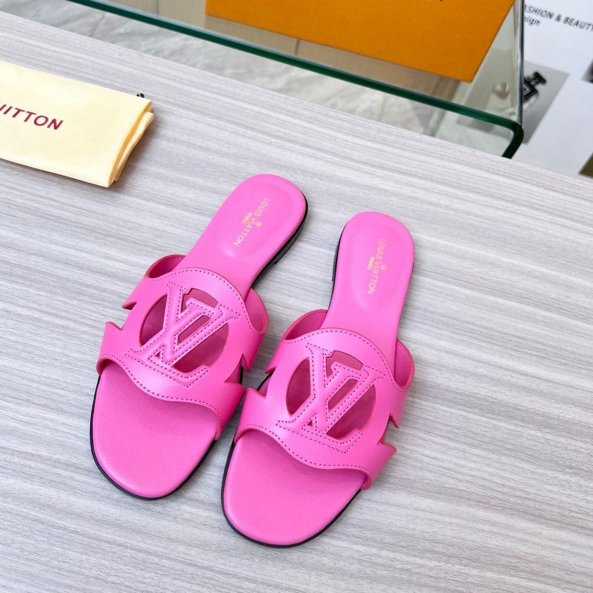 Amazing premium quality lv flats - AmazingBaba