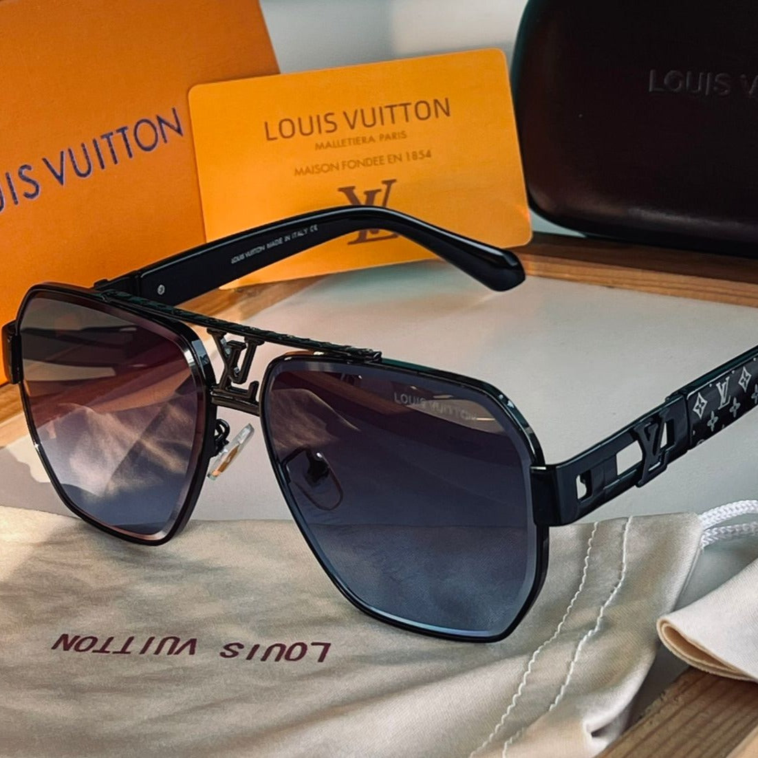 Amazing premium quality unisex sunglasses lv