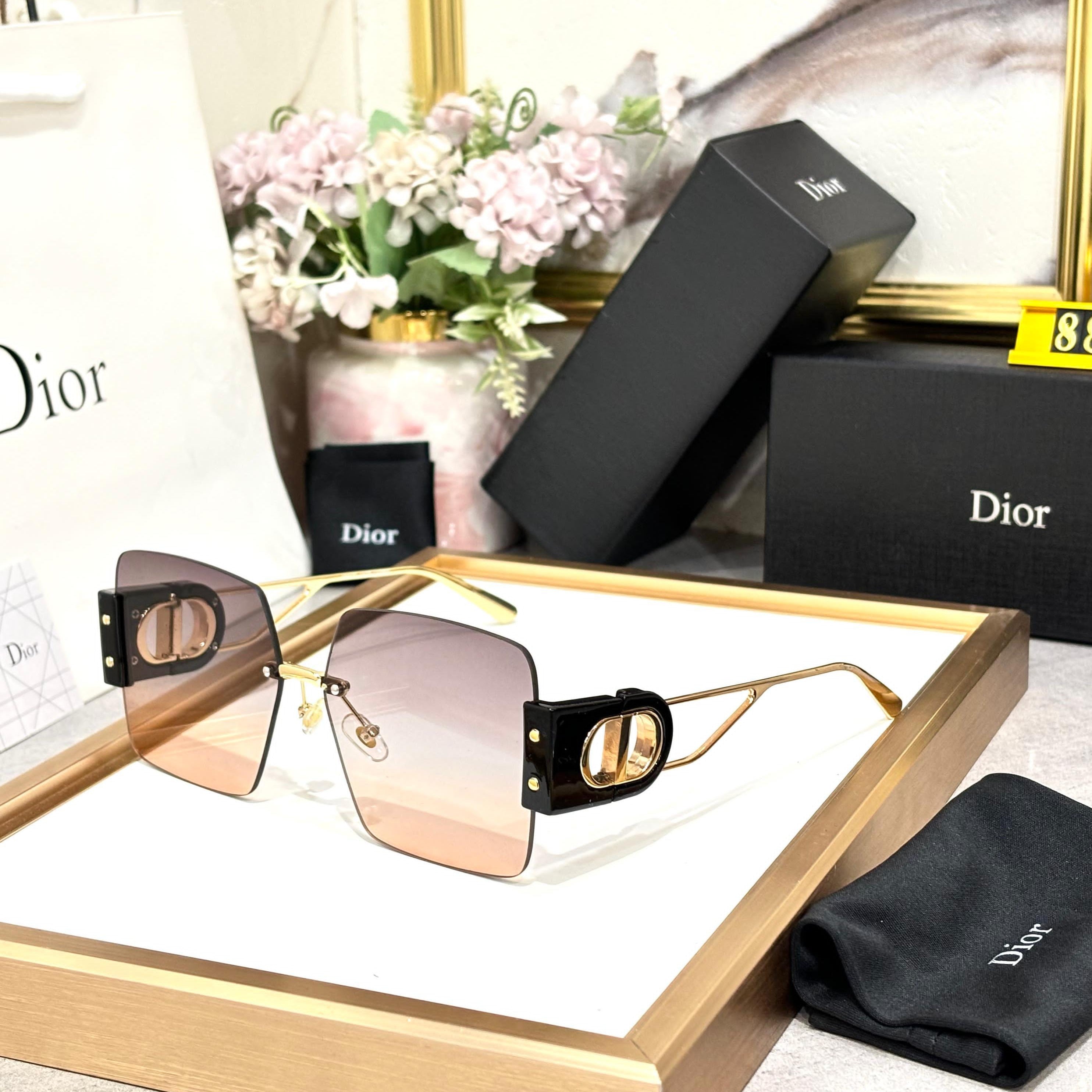 Amazing dor Premium women sunglasses