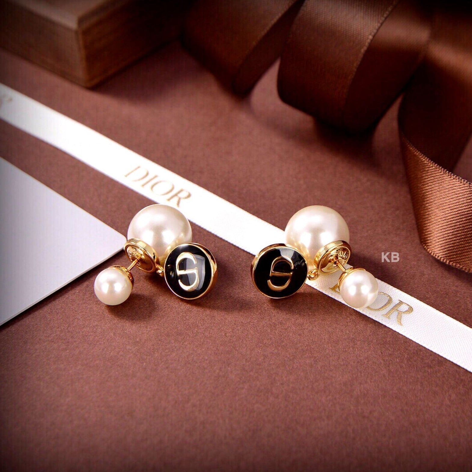 Amazing dor hanging earrings