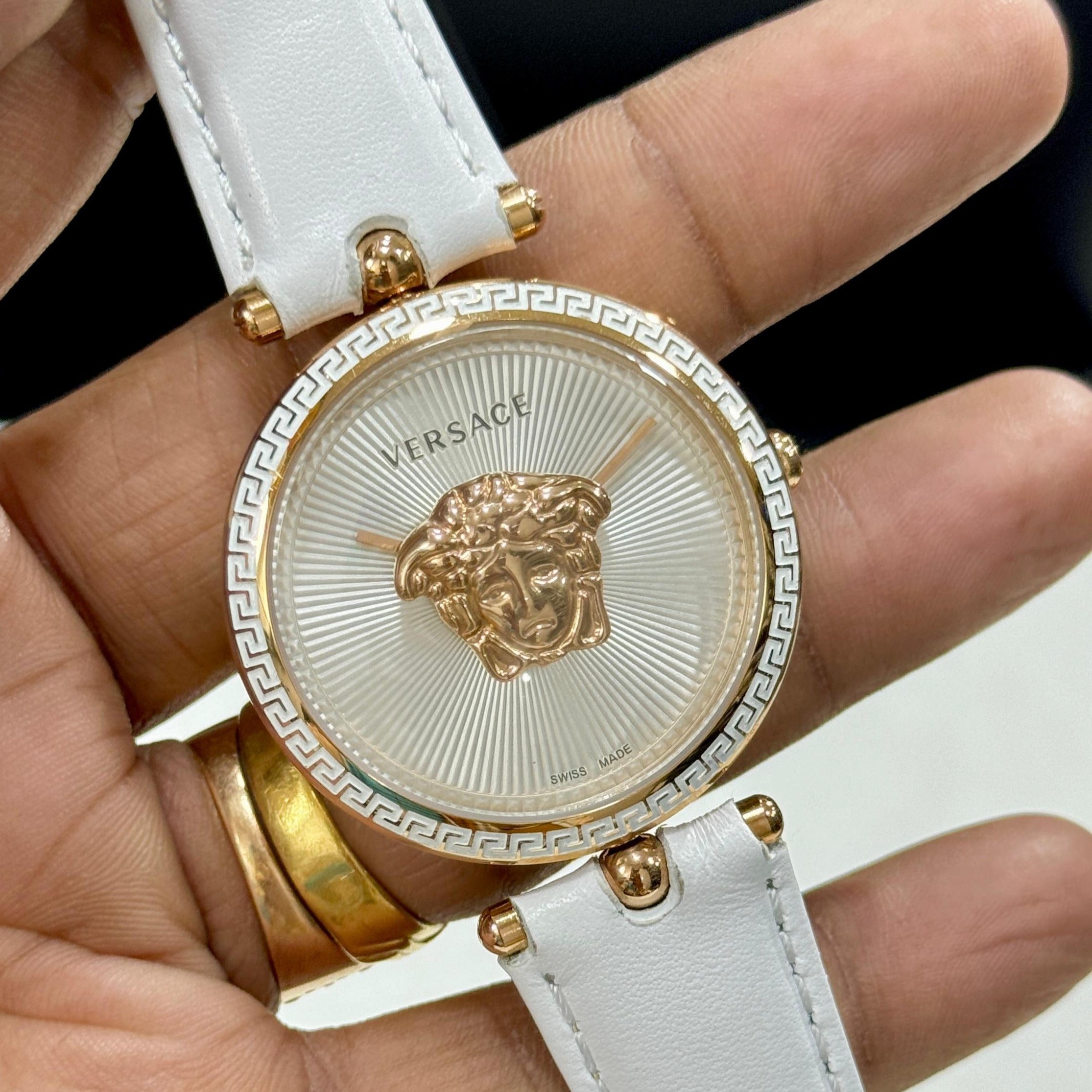 Amazing vsache premium lady watch