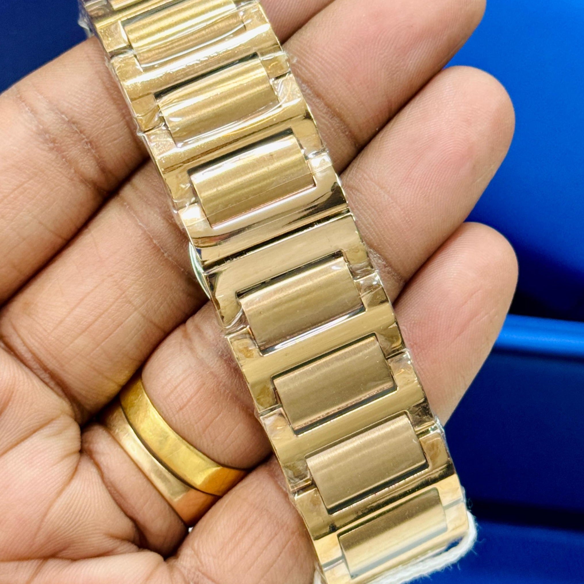 Amazing Srwski crystal ladies watch