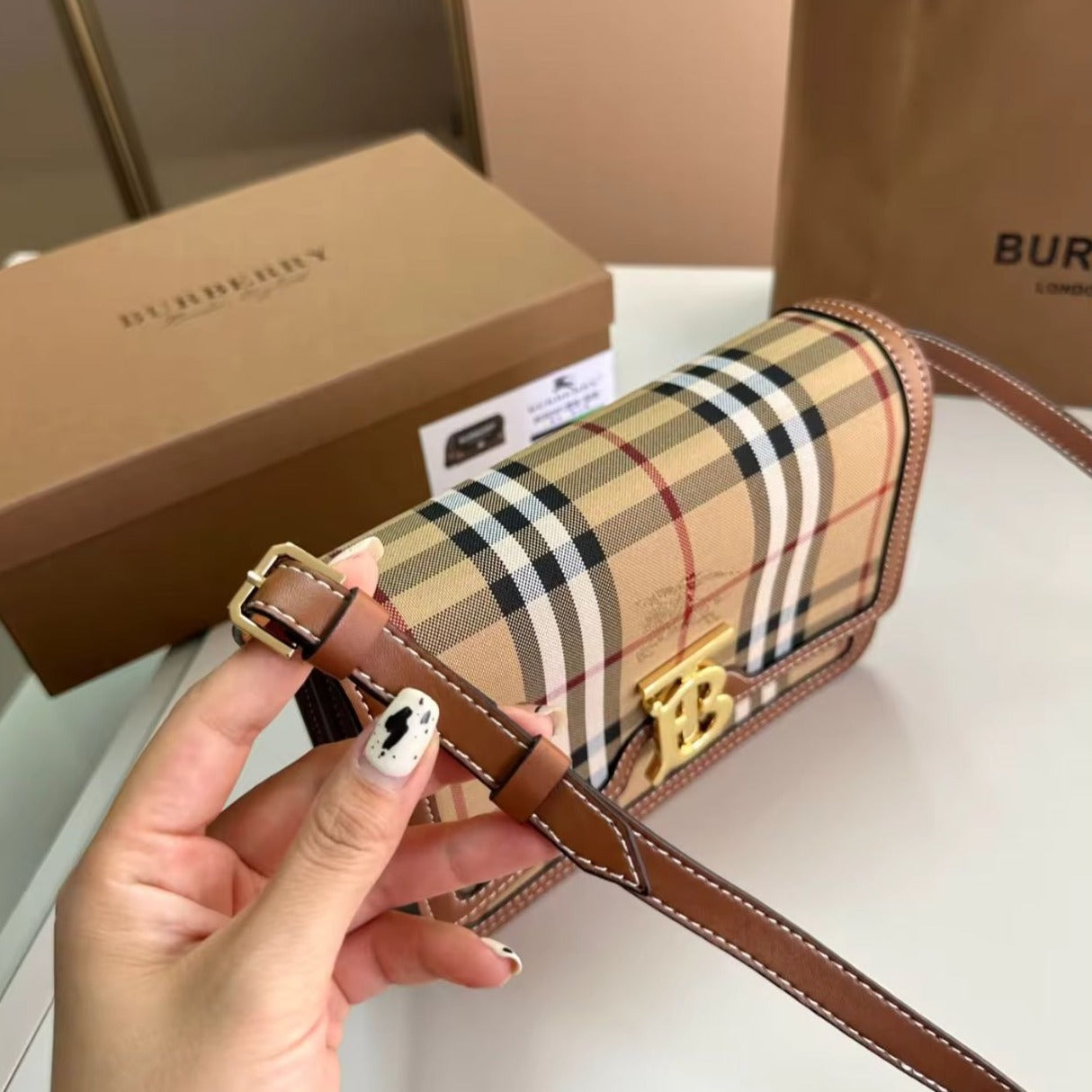 Brbury versatile sling bag - AmazingBaba