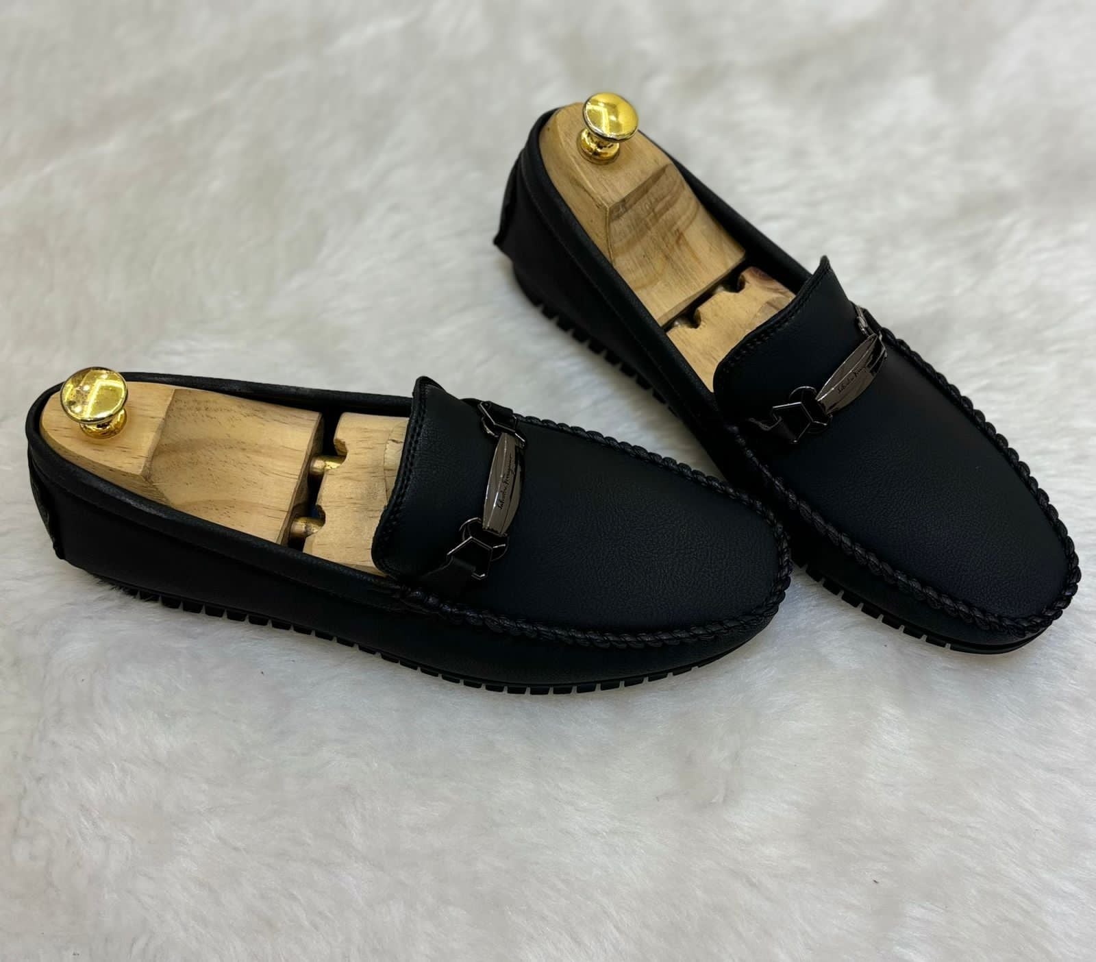 Amazing fgamo premium quality loafer shoes