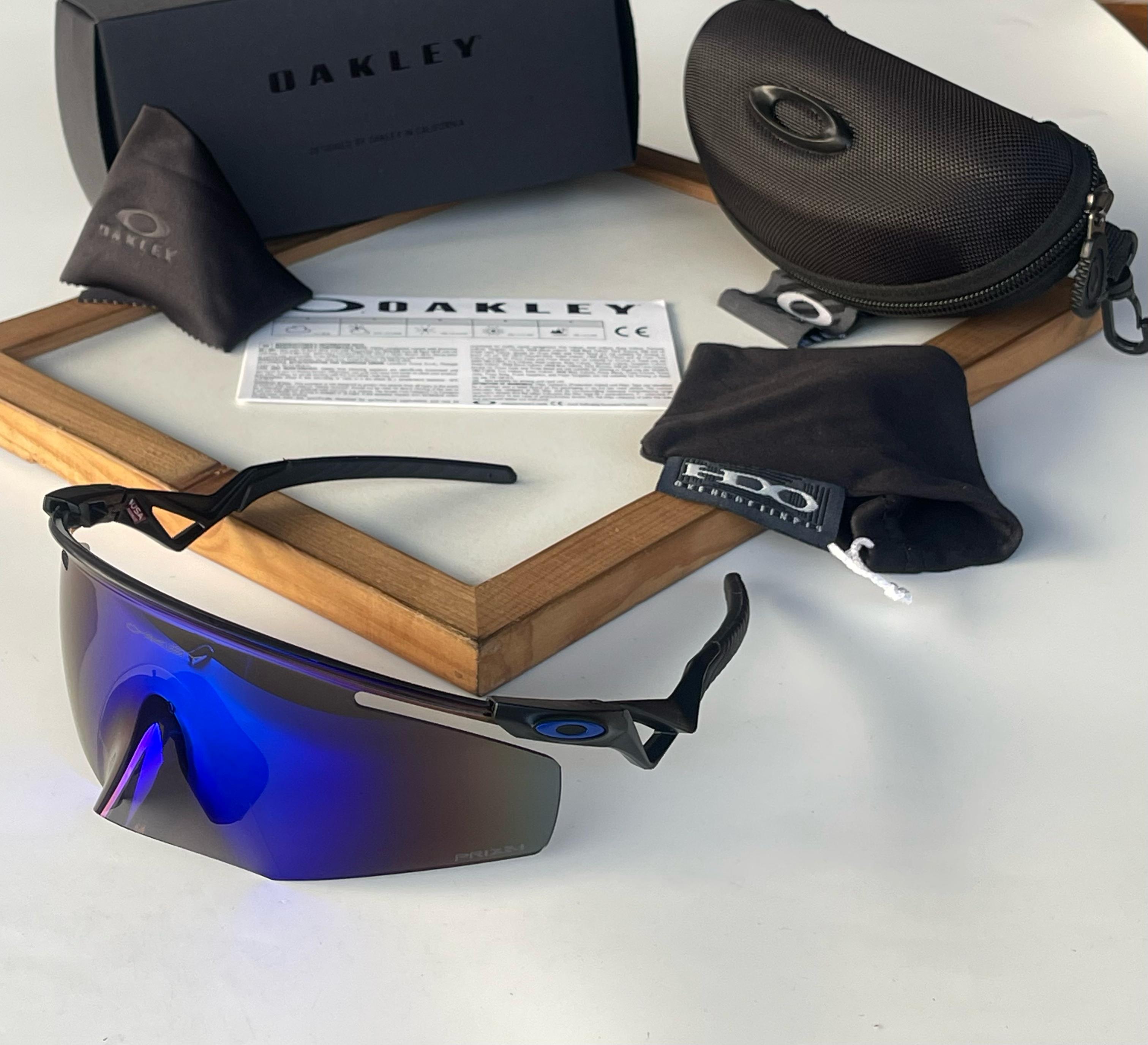 Oakley Unisex sunglasses