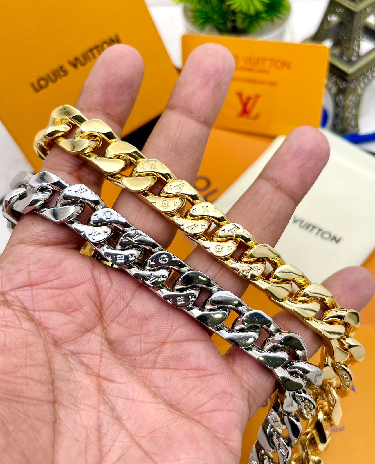 Lv premium mens neck chain