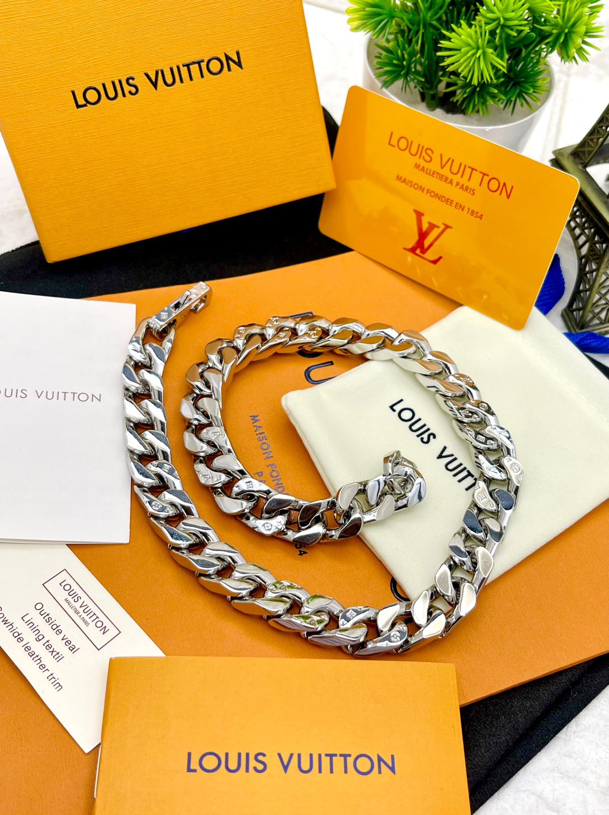 Lv premium mens neck chain - AmazingBaba