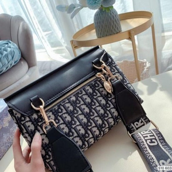 Classic Monogram jacquard shoulder Bag - AmazingBaba