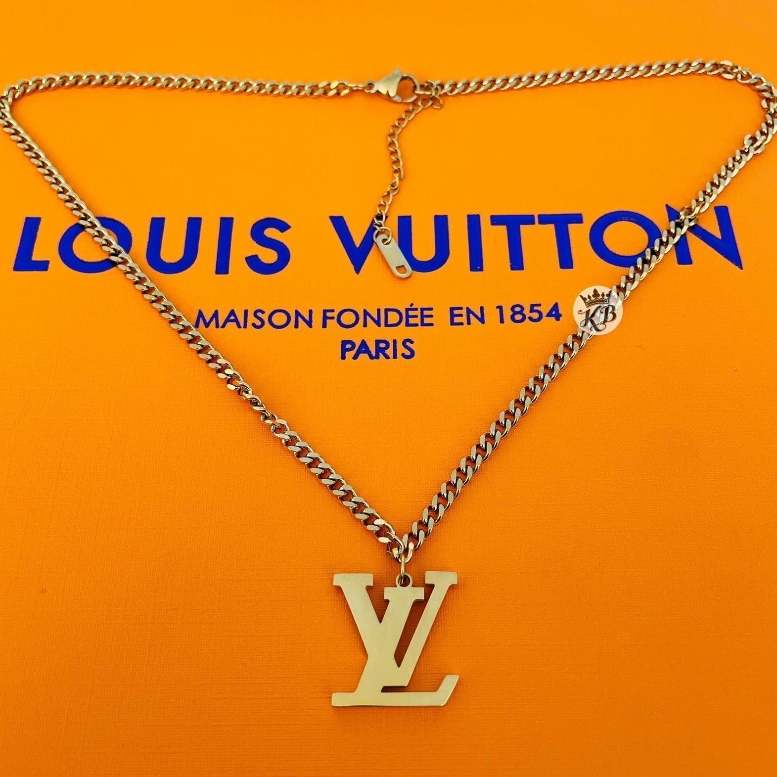 Amazing lv premium quality necklace