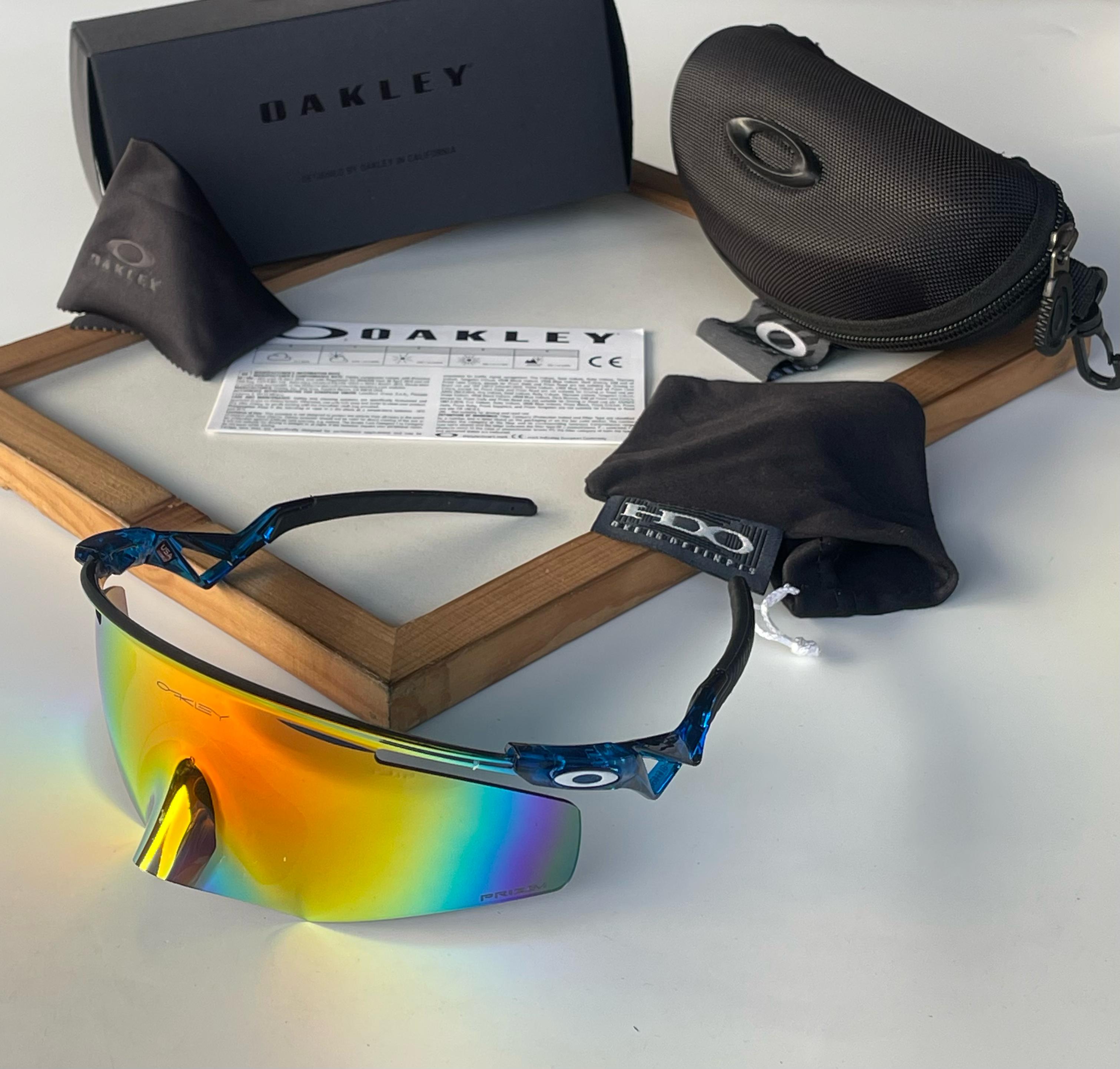Oakley Unisex sunglasses