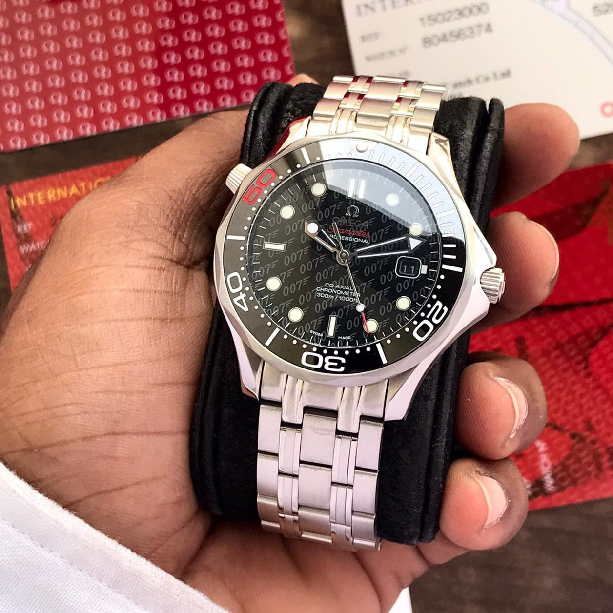 Amazing omg iconic speed master watch