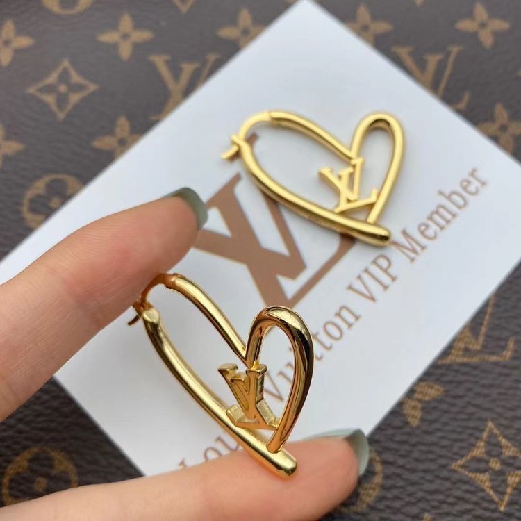 Heart shape earrings - AmazingBaba