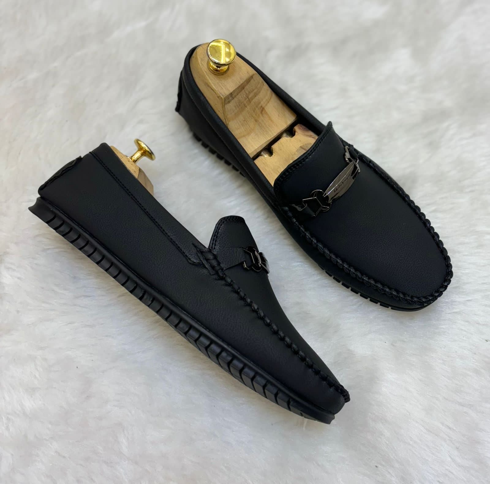 Amazing fgamo premium quality loafer shoes
