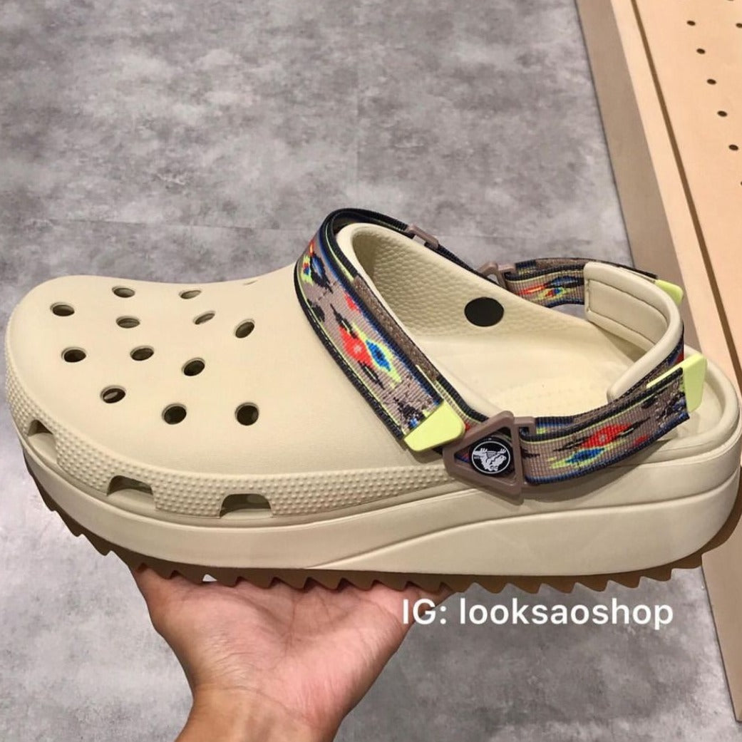 Classic hike IKAT clogs