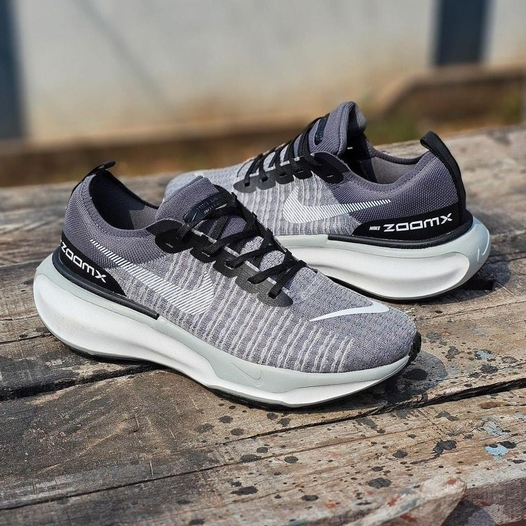 Amazing Nk zoom Invincible shoes