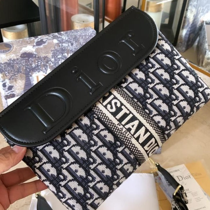 Classic Monogram jacquard shoulder Bag