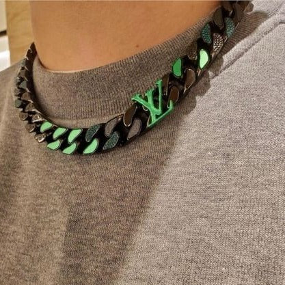 Lv Premium Neckhain - AmazingBaba