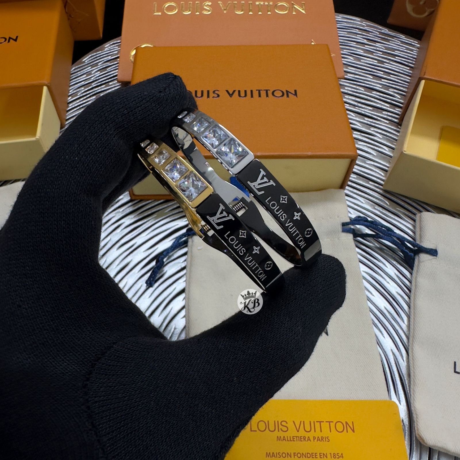 Amazing stud lv bracelet