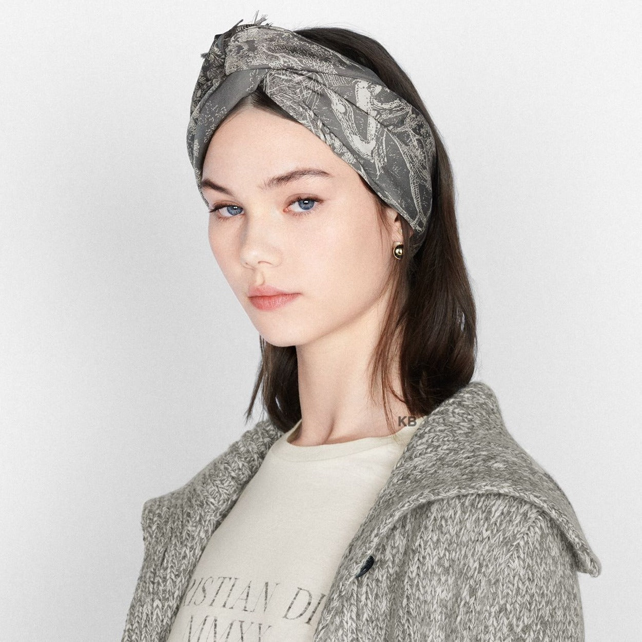 Amazing dor hanging earrings