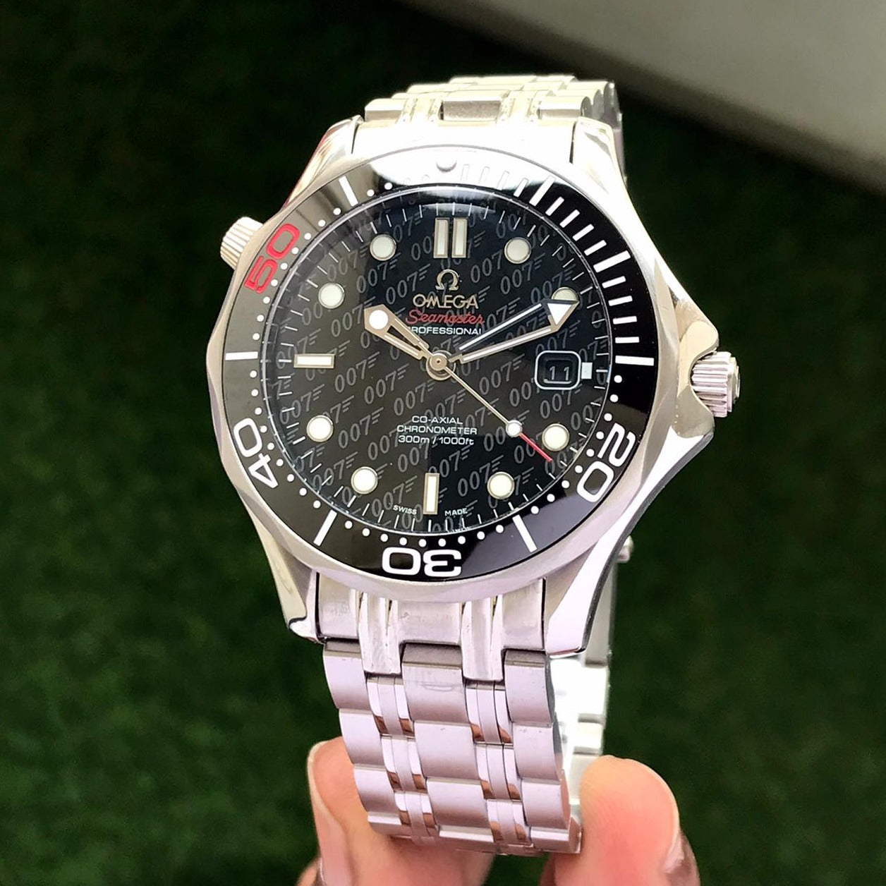 Amazing omg iconic speed master watch