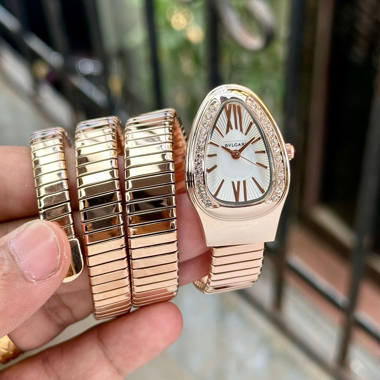 Amazing bvgari snake rosegold watch