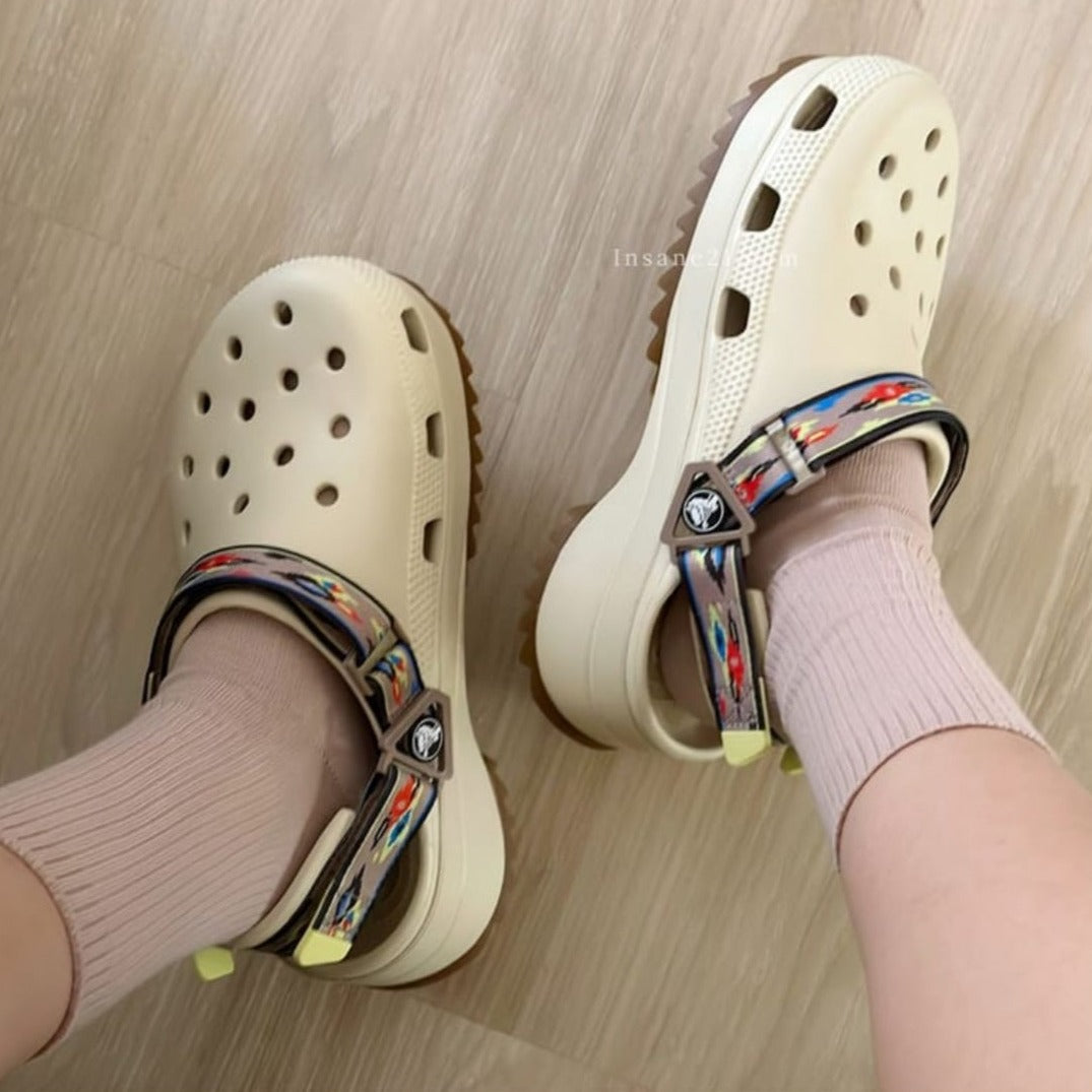 Classic hike IKAT clogs