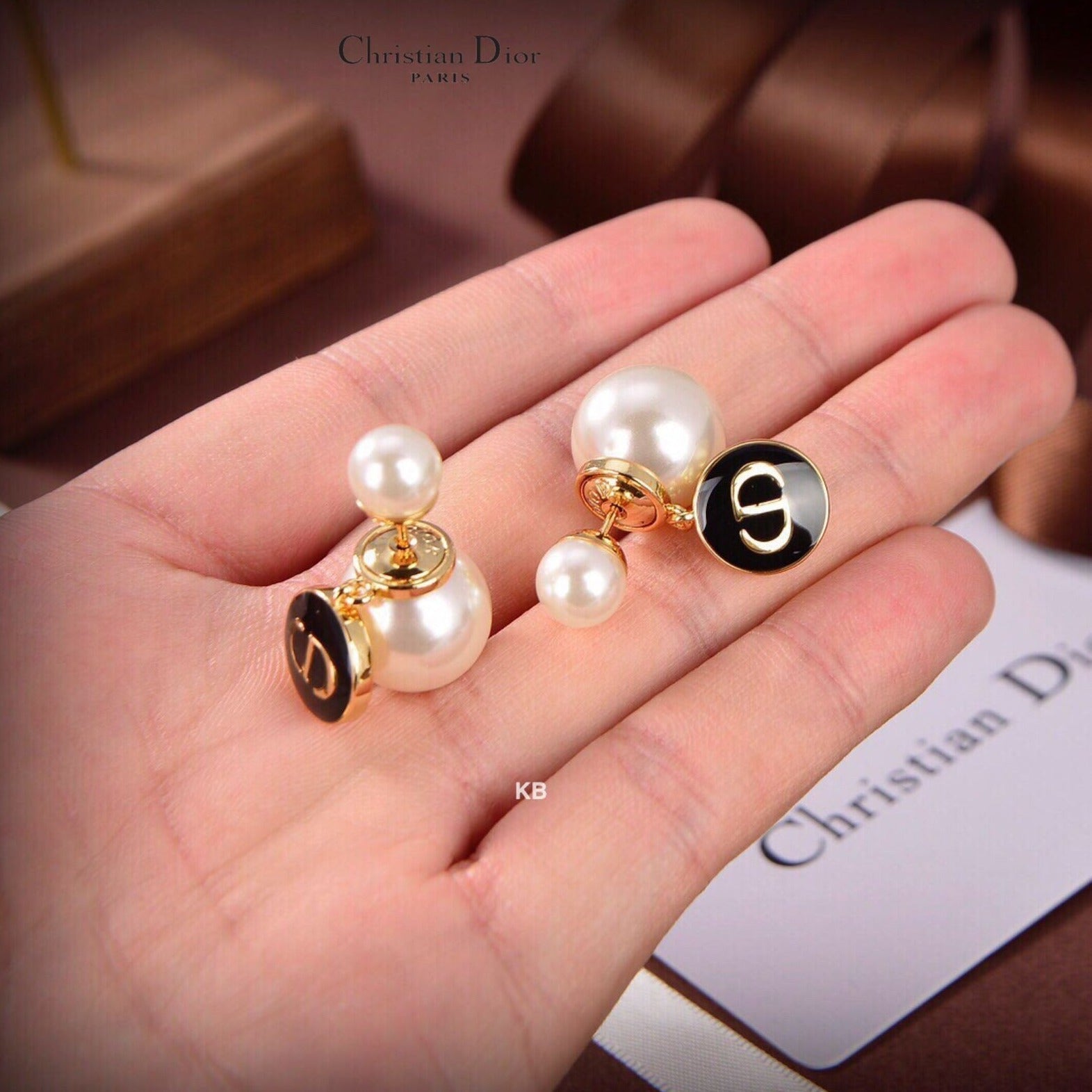 Amazing dor hanging earrings