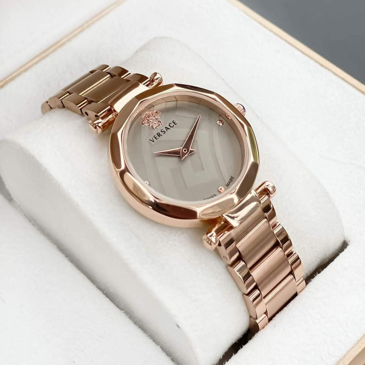 Amazing premium vsache women watch
