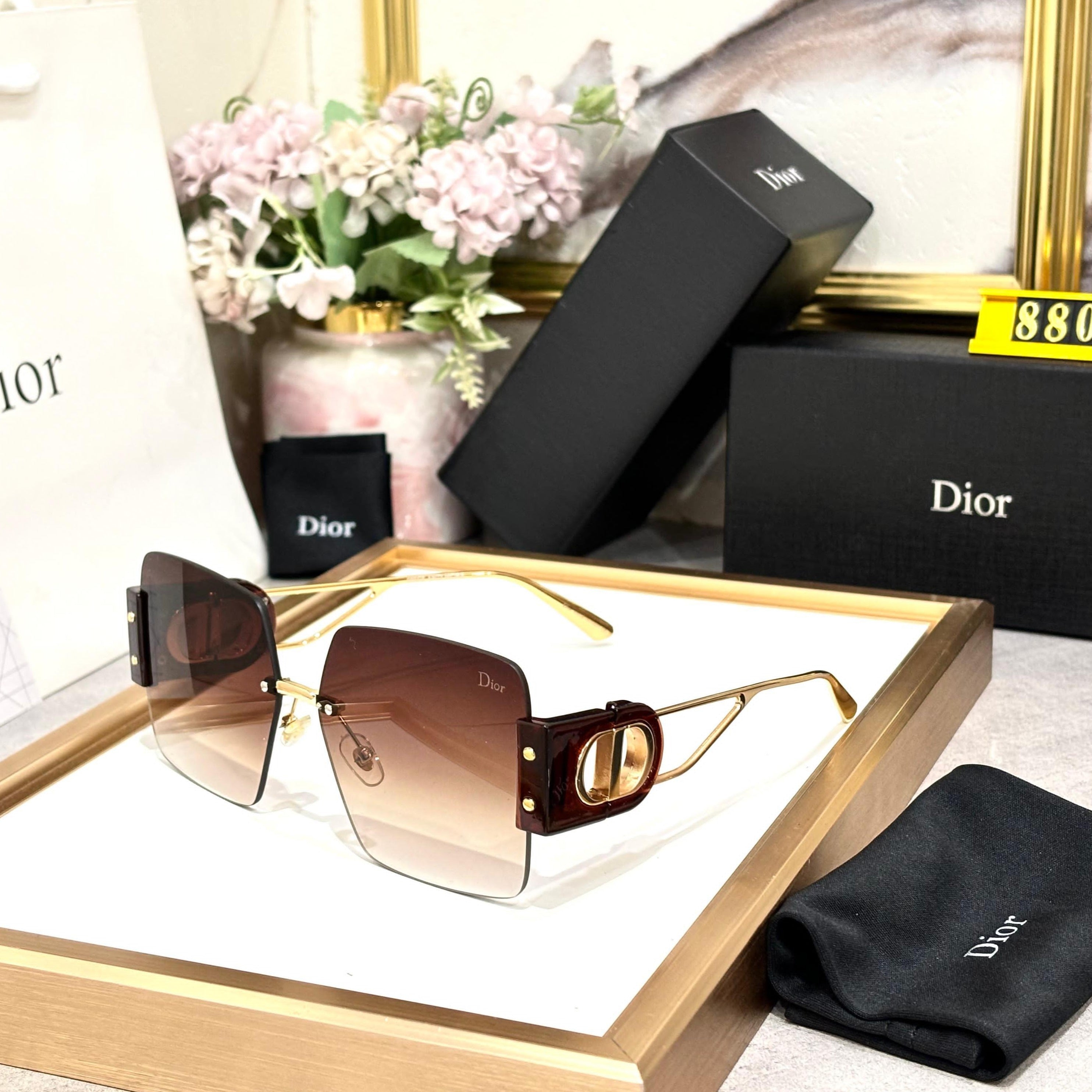 Amazing dor Premium women sunglasses