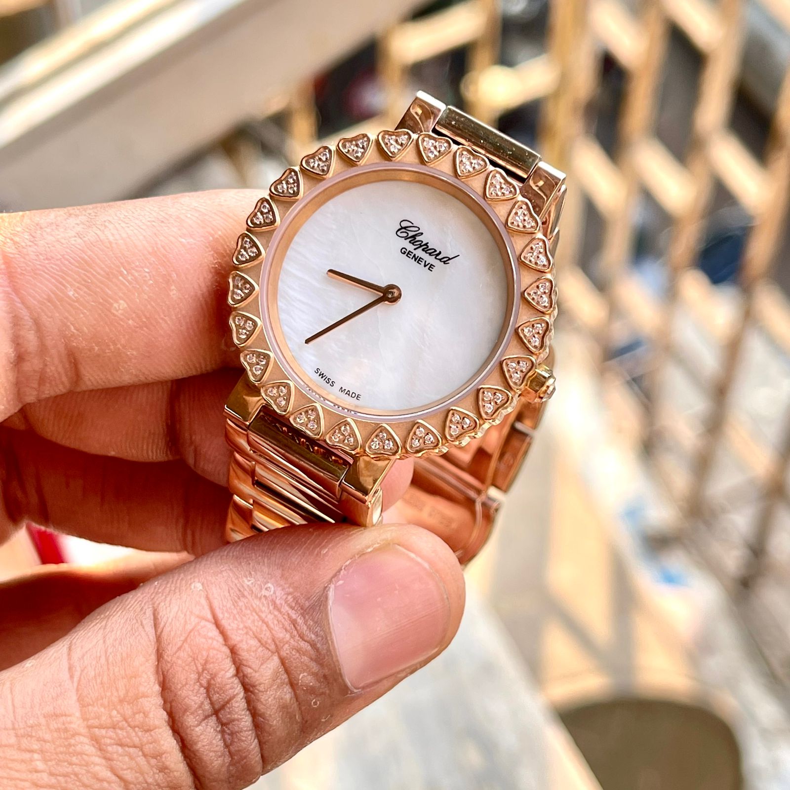 Amazing Premium quality Luxury girls watch - AmazingBaba