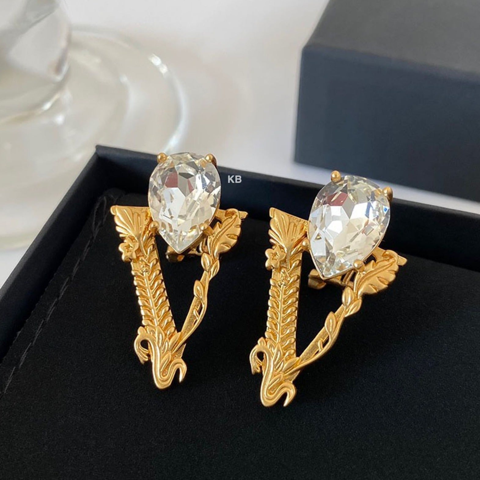 Vsache virtues crystal stud earrings - AmazingBaba